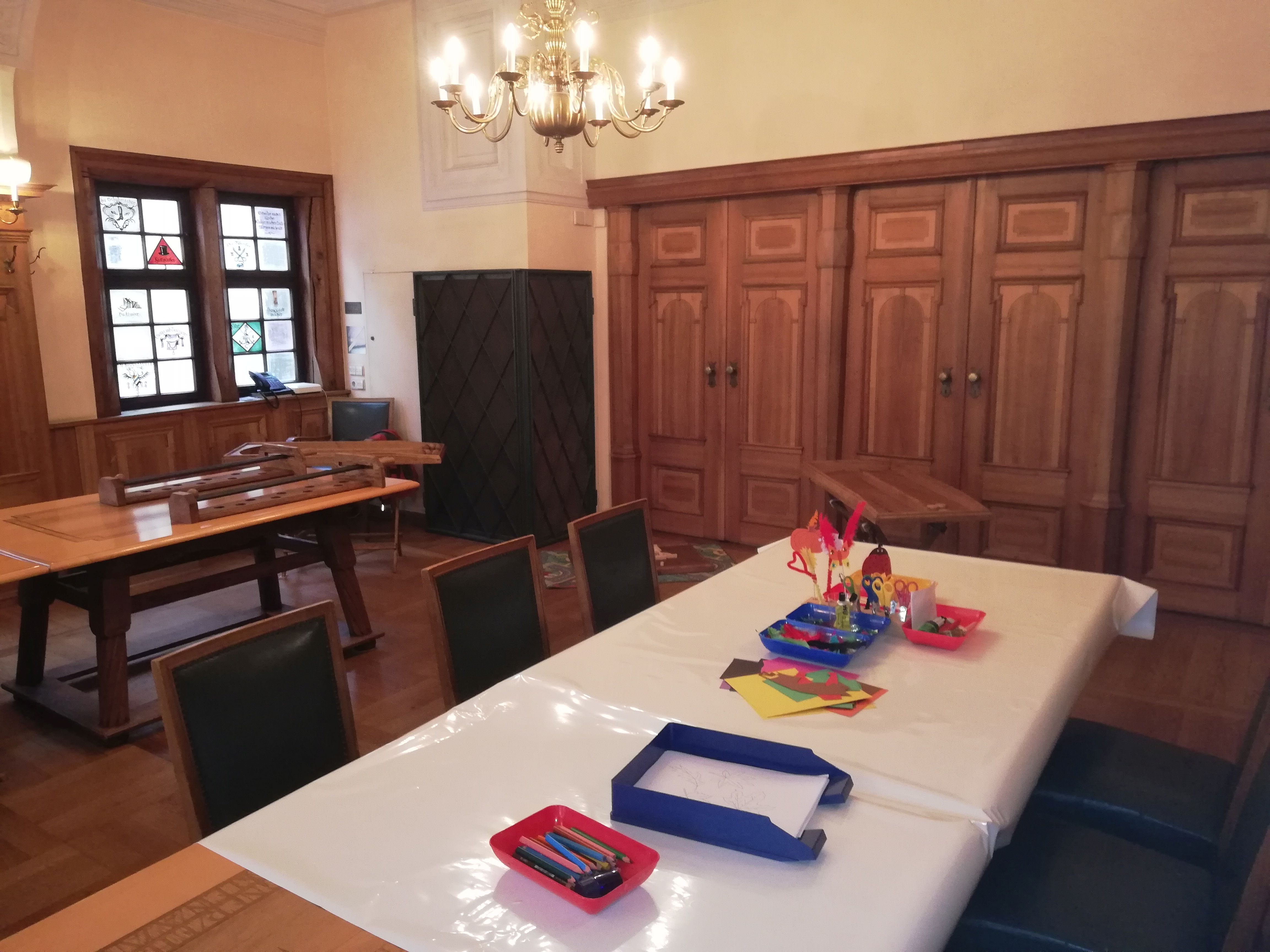Basteltisch im Rathaus Esslingen